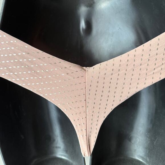 Victoria's Secret Thong Size M Pink NWT - Picture 6 of 6